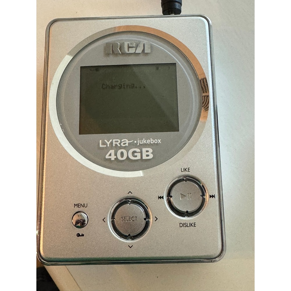 RCA Lyra Jukebox RD2840 40GB‎ Digital MP3 Player Silver Vintage Portable Audio